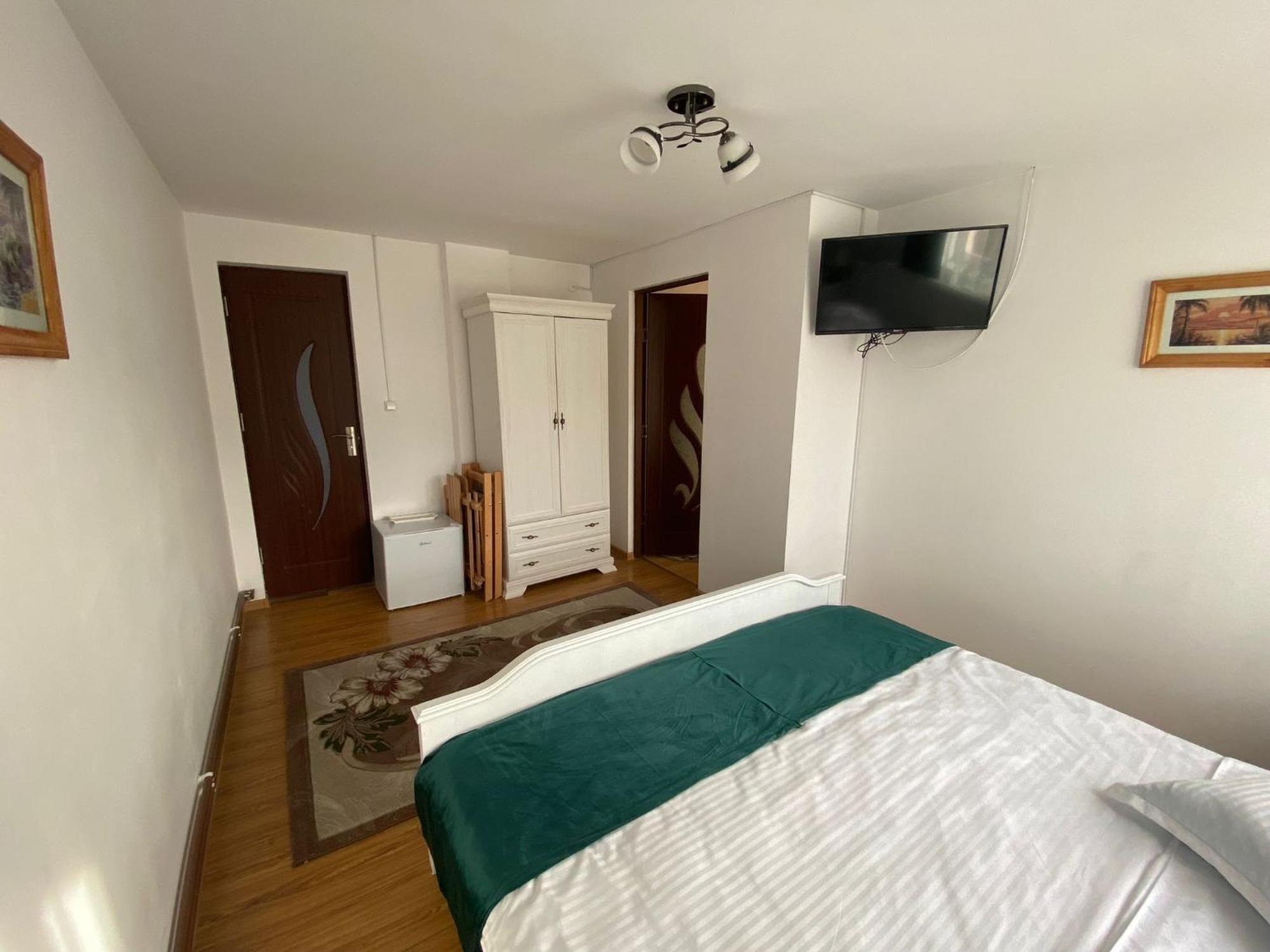 Casa Irina Hotel Mînăstirea Humorului Exterior foto