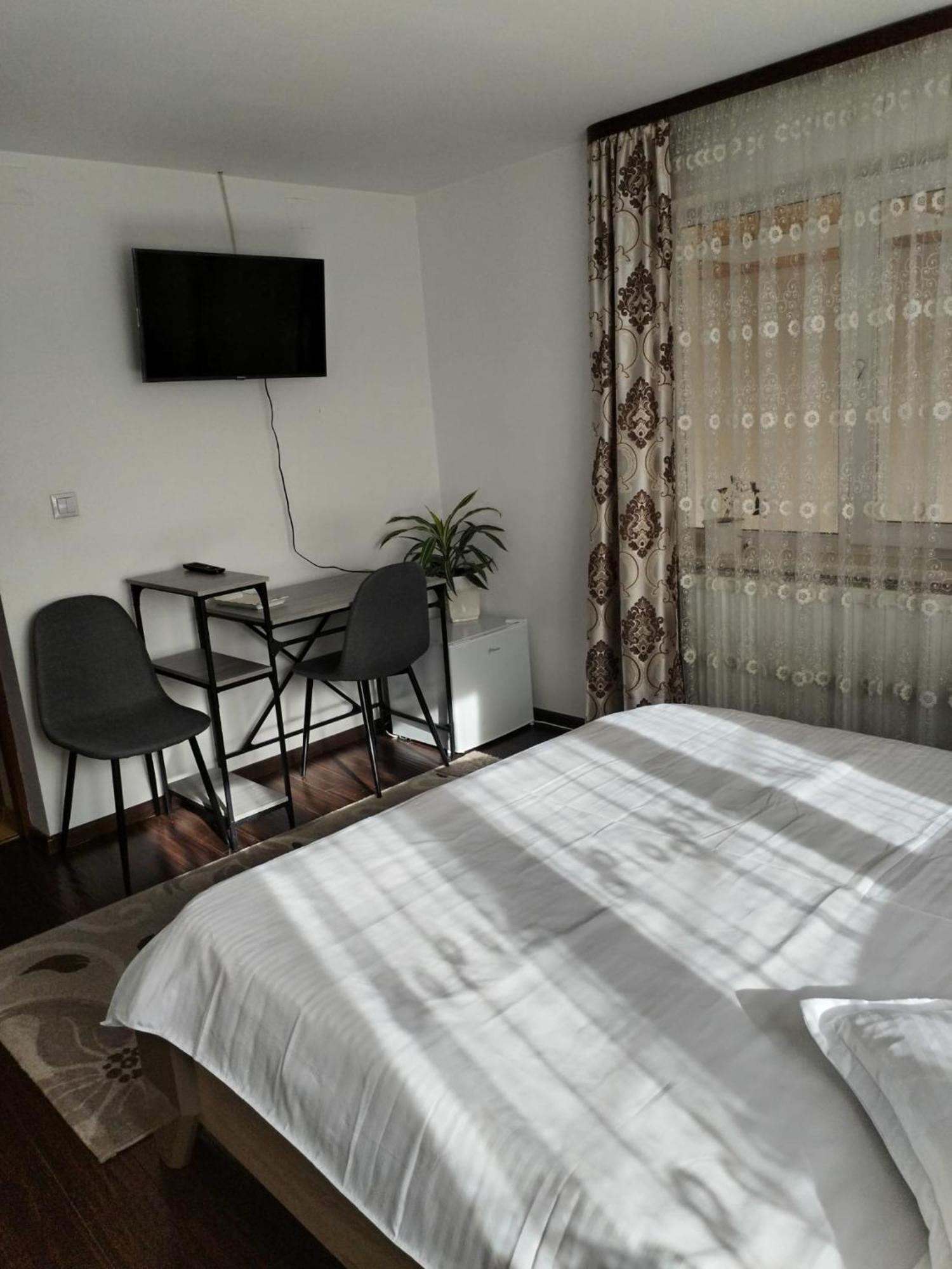 Casa Irina Hotel Mînăstirea Humorului Exterior foto