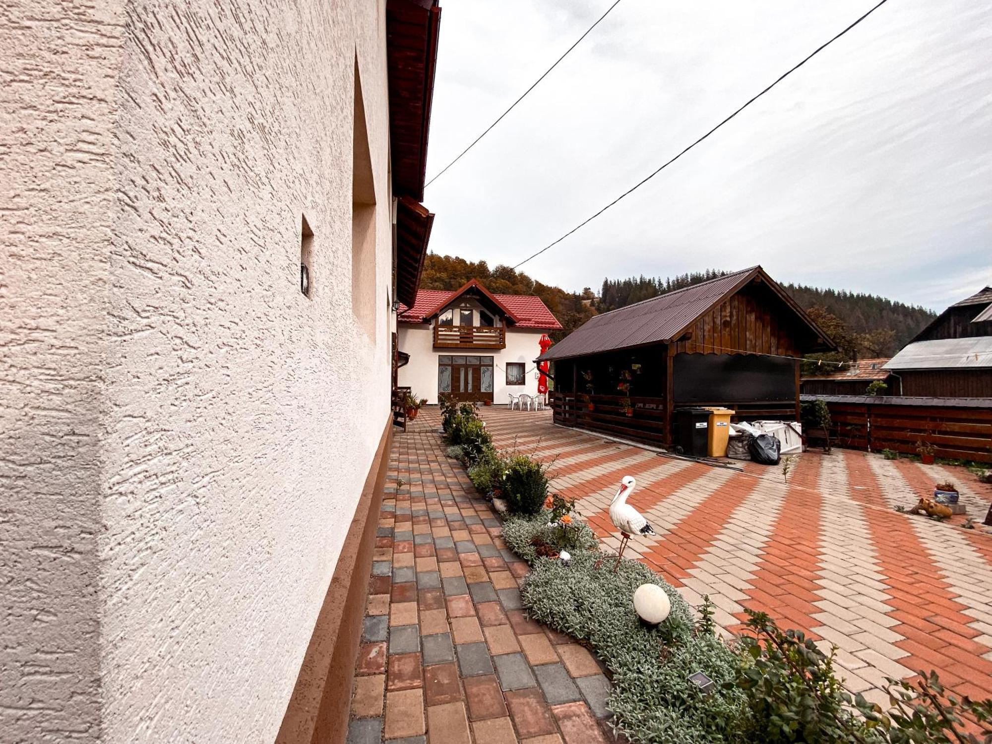 Casa Irina Hotel Mînăstirea Humorului Exterior foto